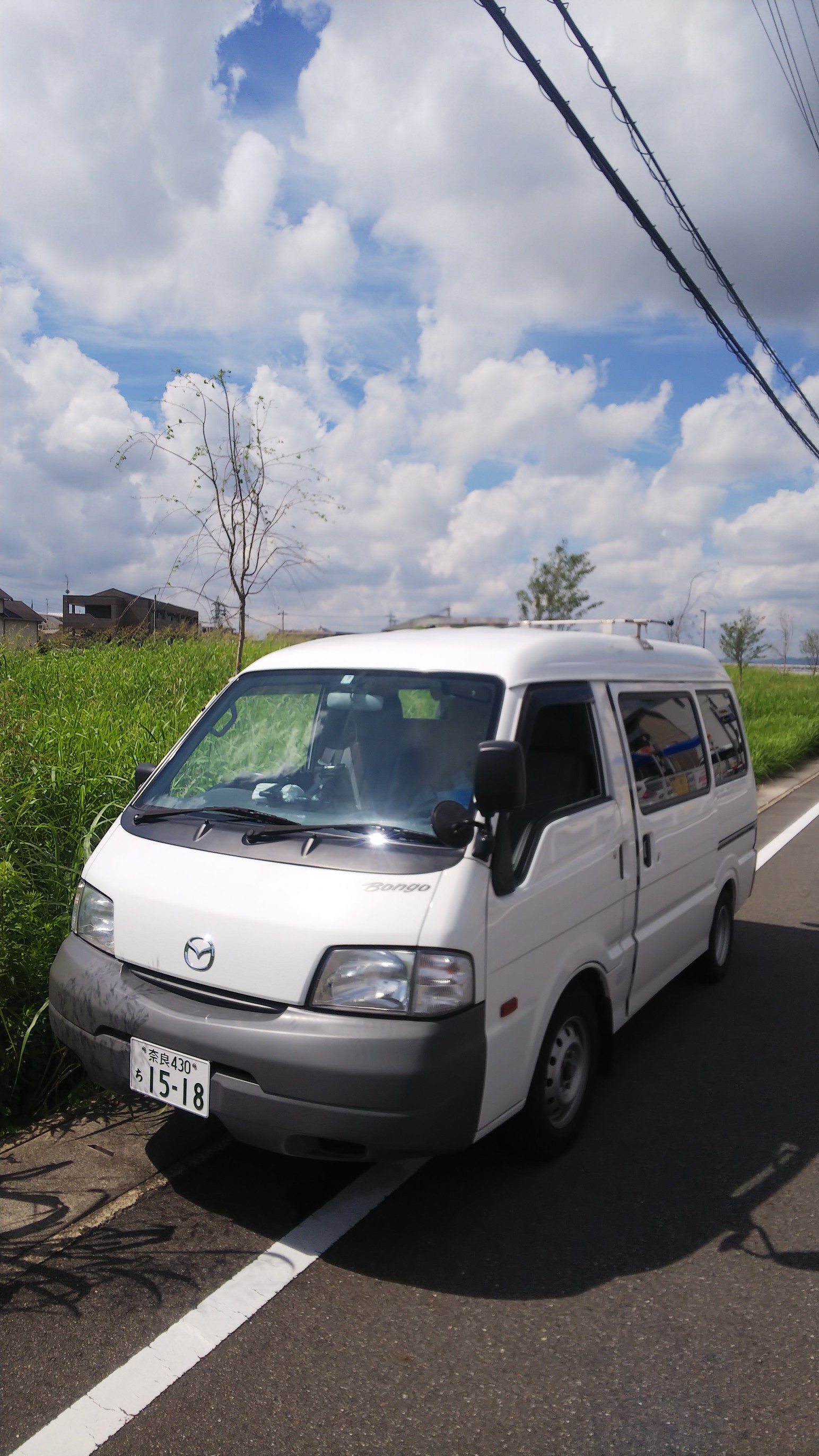 晴れるとまだまだ暑いです。